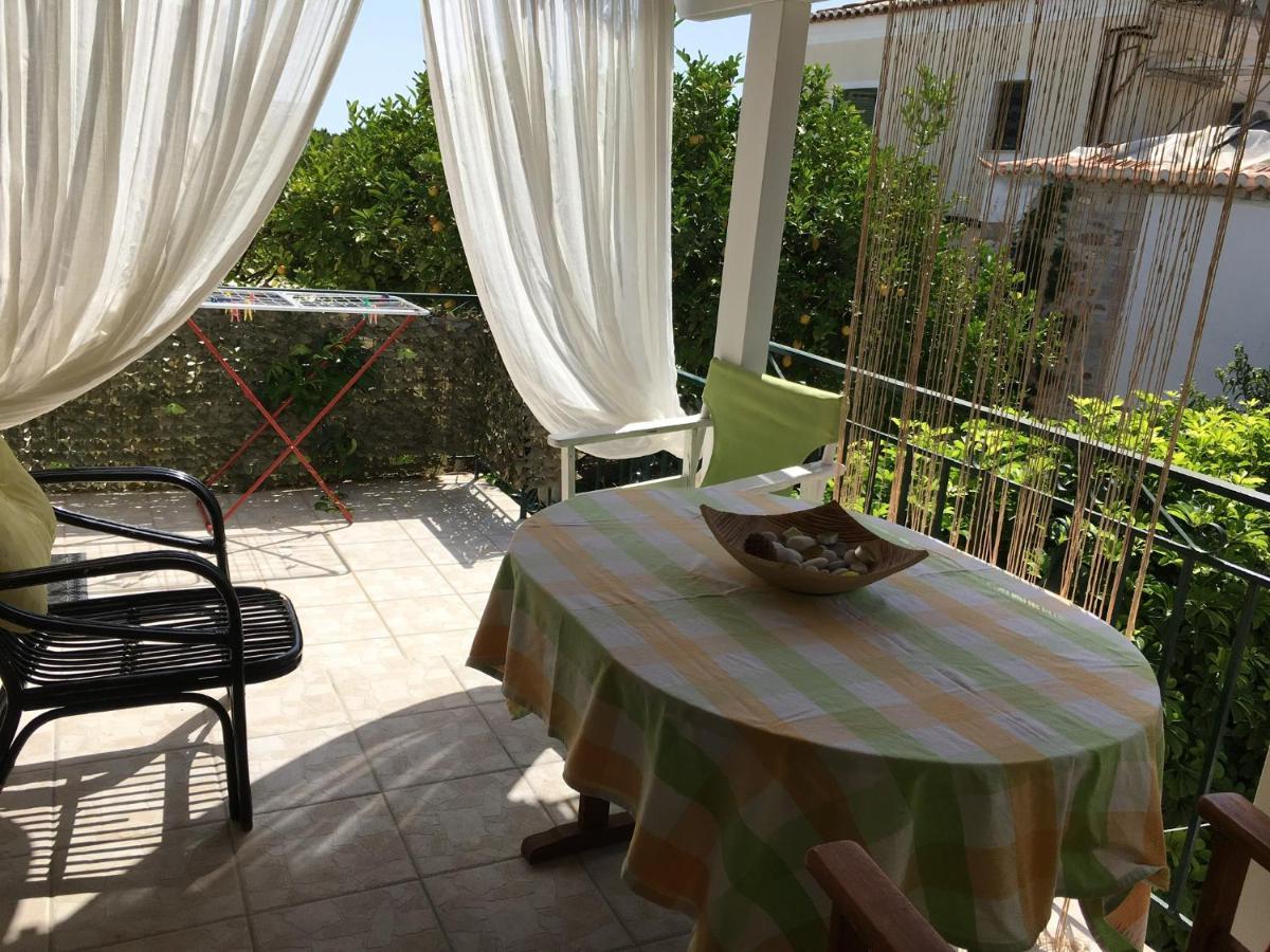 Toula's House 2 *